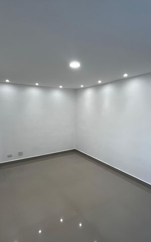 Apartamento à venda com 74m², 2 quartos e sem vaga Apartamento à venda com 74m², 2 quartos e sem vagaSala