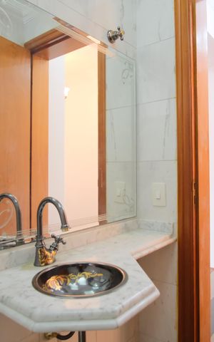 Apartamento para alugar com 200m², 4 quartos e 3 vagasLavabo