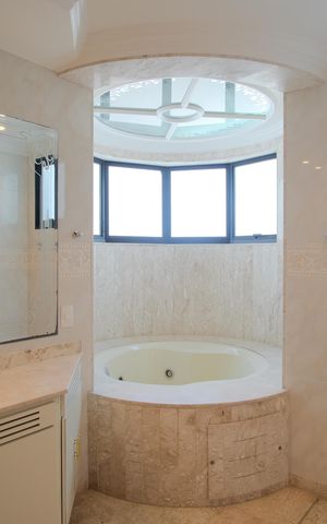 Apartamento para alugar com 200m², 4 quartos e 3 vagasBanheiro da Suíte 1