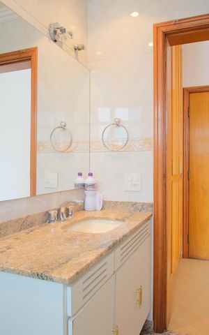 Apartamento para alugar com 200m², 4 quartos e 3 vagasBanheiro da Suíte 2