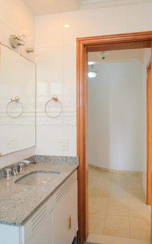 Apartamento para alugar com 200m², 4 quartos e 3 vagasBanheiro Social