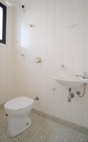 Apartamento para alugar com 200m², 4 quartos e 3 vagasBanheiro de serviço