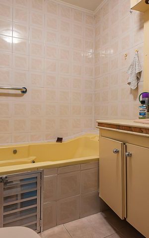 Casa à venda com 230m², 6 quartos e 3 vagas Casa à venda com 230m², 6 quartos e 3 vagasCasa 2 - Suíte