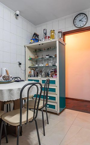 Casa à venda com 230m², 6 quartos e 3 vagas Casa à venda com 230m², 6 quartos e 3 vagasCasa 1 - Cozinha