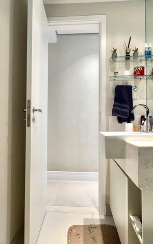 Apartamento à venda com 83m², 2 quartos e 2 vagas Apartamento à venda com 83m², 2 quartos e 2 vagasBanheiro social