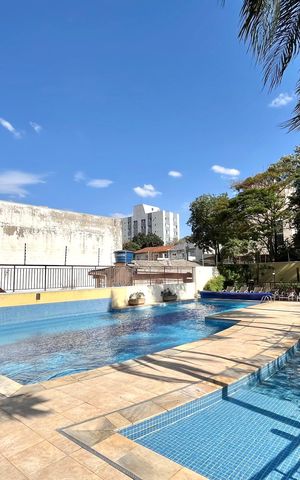 Apartamento à venda com 83m², 2 quartos e 2 vagas Apartamento à venda com 83m², 2 quartos e 2 vagasÁrea comum - Piscina