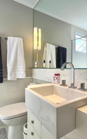 Apartamento à venda com 83m², 2 quartos e 2 vagas Apartamento à venda com 83m², 2 quartos e 2 vagasBanheiro da Suíte