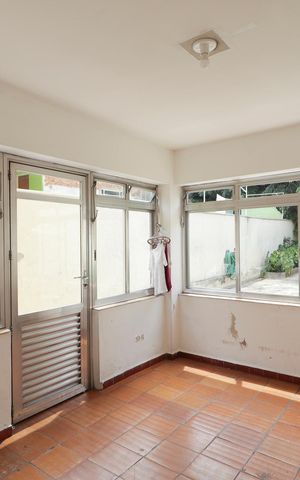 Casa à venda com 181m², 3 quartos e 2 vagas Casa à venda com 181m², 3 quartos e 2 vagasÁrea de Serviço