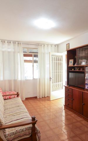 Casa à venda com 181m², 3 quartos e 2 vagas Casa à venda com 181m², 3 quartos e 2 vagasSala