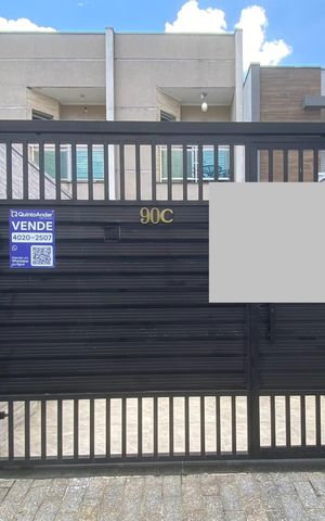 Casa à venda com 150m², 4 quartos e 2 vagas Casa à venda com 150m², 4 quartos e 2 vagasFachada + placa