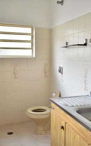 Casa à venda com 120m², 3 quartos e 1 vaga Casa à venda com 120m², 3 quartos e 1 vagaBanheiro da Suíte
