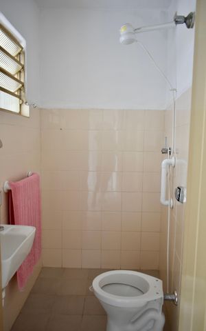Casa à venda com 120m², 3 quartos e 1 vaga Casa à venda com 120m², 3 quartos e 1 vagaBanheiro de Serviço