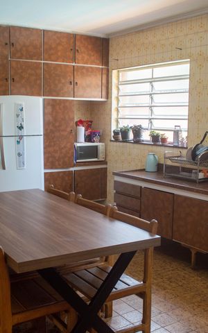 Casa à venda com 397m², 2 quartos e 2 vagas Casa à venda com 397m², 2 quartos e 2 vagasCozinha