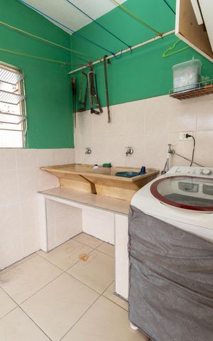 Casa à venda com 134m², 3 quartos e 2 vagasÁrea de Serviço