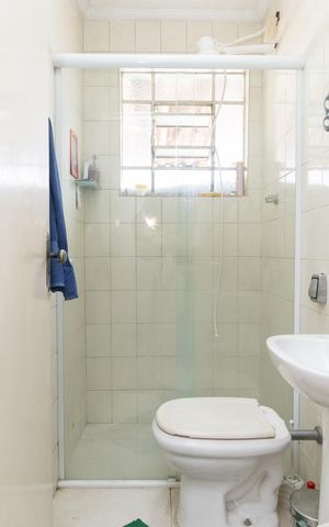 Casa à venda com 134m², 3 quartos e 2 vagasBanheiro 1