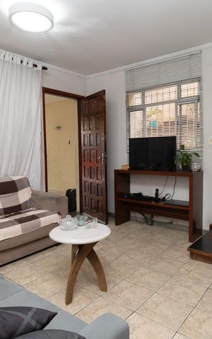 Casa à venda com 134m², 3 quartos e 2 vagasSala