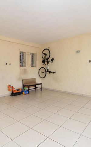 Casa à venda com 134m², 3 quartos e 2 vagasGaragem