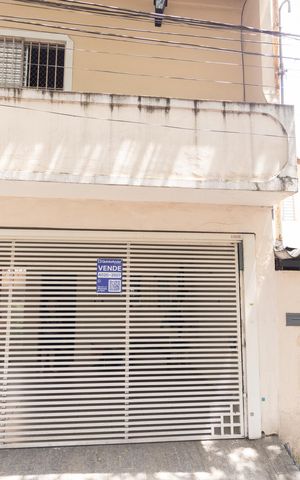 Casa à venda com 134m², 3 quartos e 2 vagasPlaquinha + Fachada