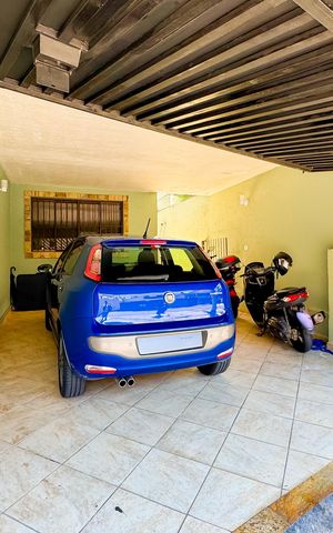 Casa à venda com 150m², 3 quartos e 2 vagas Casa à venda com 150m², 3 quartos e 2 vagasGaragem