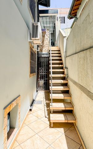 Casa à venda com 150m², 3 quartos e 2 vagas Casa à venda com 150m², 3 quartos e 2 vagasÁrea de Serviço