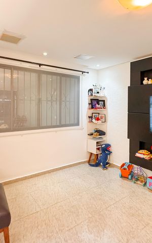 Casa à venda com 150m², 3 quartos e 2 vagas Casa à venda com 150m², 3 quartos e 2 vagasSala