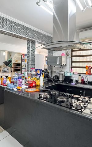Casa à venda com 150m², 3 quartos e 2 vagas Casa à venda com 150m², 3 quartos e 2 vagasCozinha