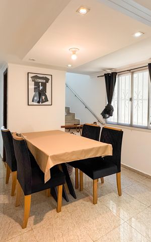 Casa à venda com 150m², 3 quartos e 2 vagas Casa à venda com 150m², 3 quartos e 2 vagasSala