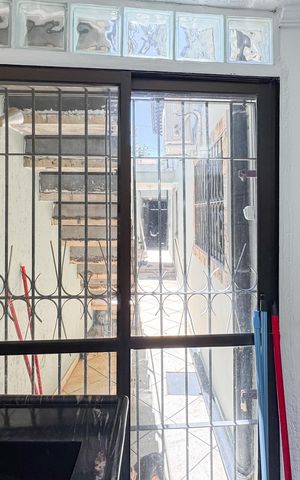 Casa à venda com 150m², 3 quartos e 2 vagas Casa à venda com 150m², 3 quartos e 2 vagasCozinha e Área de Serviço