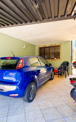 Casa à venda com 150m², 3 quartos e 2 vagas Casa à venda com 150m², 3 quartos e 2 vagasGaragem