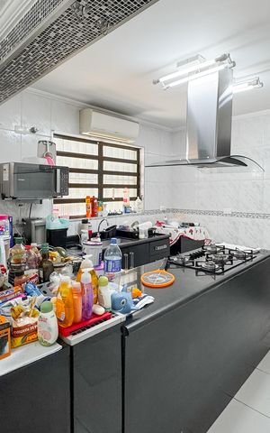 Casa à venda com 150m², 3 quartos e 2 vagas Casa à venda com 150m², 3 quartos e 2 vagasCozinha