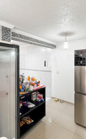 Casa à venda com 150m², 3 quartos e 2 vagas Casa à venda com 150m², 3 quartos e 2 vagasCozinha