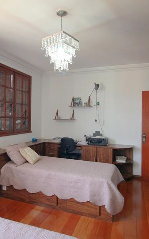 Casa à venda com 316m², 4 quartos e 4 vagasQuarto