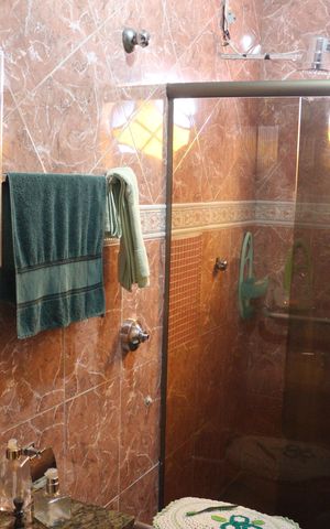 Casa à venda com 360m², 3 quartos e 3 vagasBanheiro 1