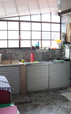 Casa à venda com 360m², 3 quartos e 3 vagasÁrea de Serviço