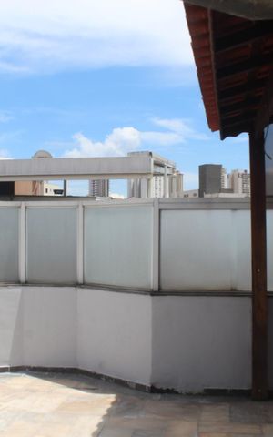 Casa de condomínio para alugar com 200m², 3 quartos e 3 vagasCobertura