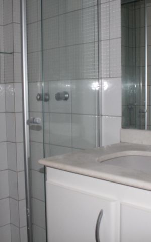 Casa de condomínio para alugar com 200m², 3 quartos e 3 vagasBanheiro