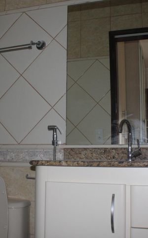 Casa de condomínio para alugar com 200m², 3 quartos e 3 vagasBanheiro da Suíte