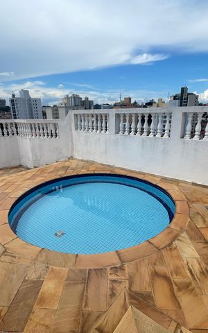Apartamento à venda com 263m², 4 quartos e 3 vagas Apartamento à venda com 263m², 4 quartos e 3 vagasÁrea comum - Piscina