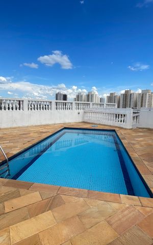 Apartamento à venda com 263m², 4 quartos e 3 vagas Apartamento à venda com 263m², 4 quartos e 3 vagasÁrea comum - Piscina