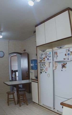 Apartamento à venda com 263m², 4 quartos e 3 vagas Apartamento à venda com 263m², 4 quartos e 3 vagasCozinha