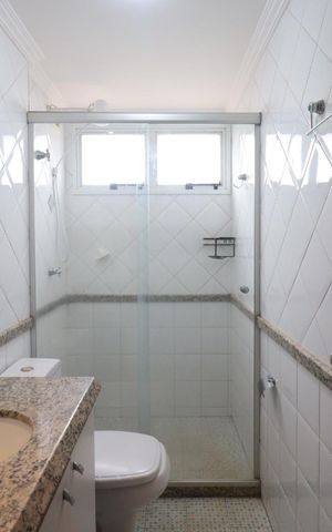 Apartamento para alugar com 55m², 2 quartos e 2 vagas Apartamento para alugar com 55m², 2 quartos e 2 vagasBanheiro da Suíte 2