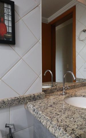 Apartamento para alugar com 55m², 2 quartos e 2 vagas Apartamento para alugar com 55m², 2 quartos e 2 vagasBanheiro da Suíte 1