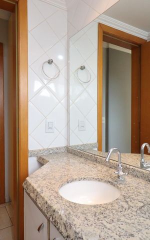 Apartamento para alugar com 55m², 2 quartos e 2 vagas Apartamento para alugar com 55m², 2 quartos e 2 vagasBanheiro da Suíte 2