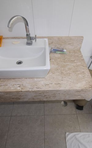 Casa à venda com 315m², 4 quartos e 8 vagasQuarto 1 - Banheiro