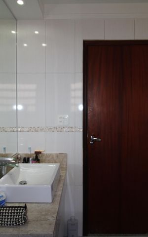 Casa à venda com 315m², 4 quartos e 8 vagasBanheiro 2