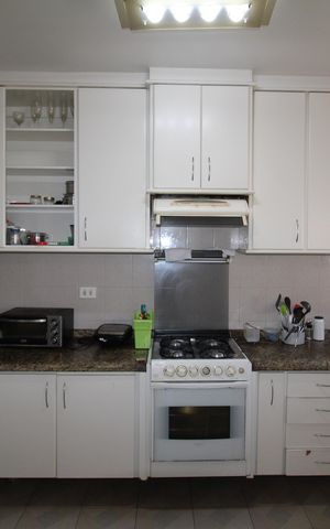 Casa à venda com 315m², 4 quartos e 8 vagasCozinha