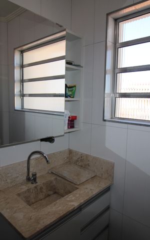 Casa à venda com 315m², 4 quartos e 8 vagasBanheiro