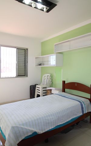 Casa à venda com 315m², 4 quartos e 8 vagasQuarto 2