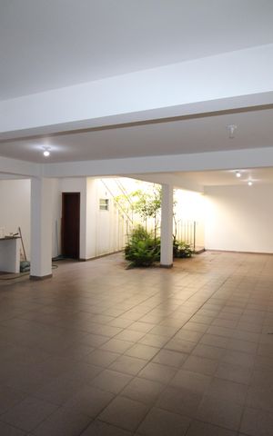 Casa à venda com 315m², 4 quartos e 8 vagasGaragem