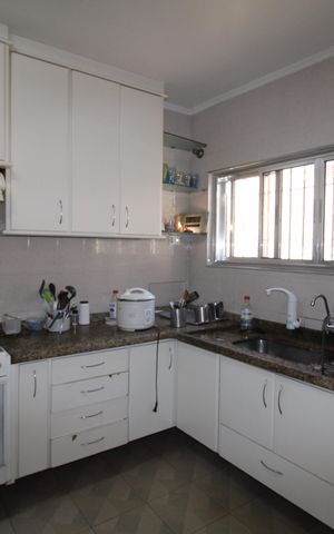 Casa à venda com 315m², 4 quartos e 8 vagasCozinha